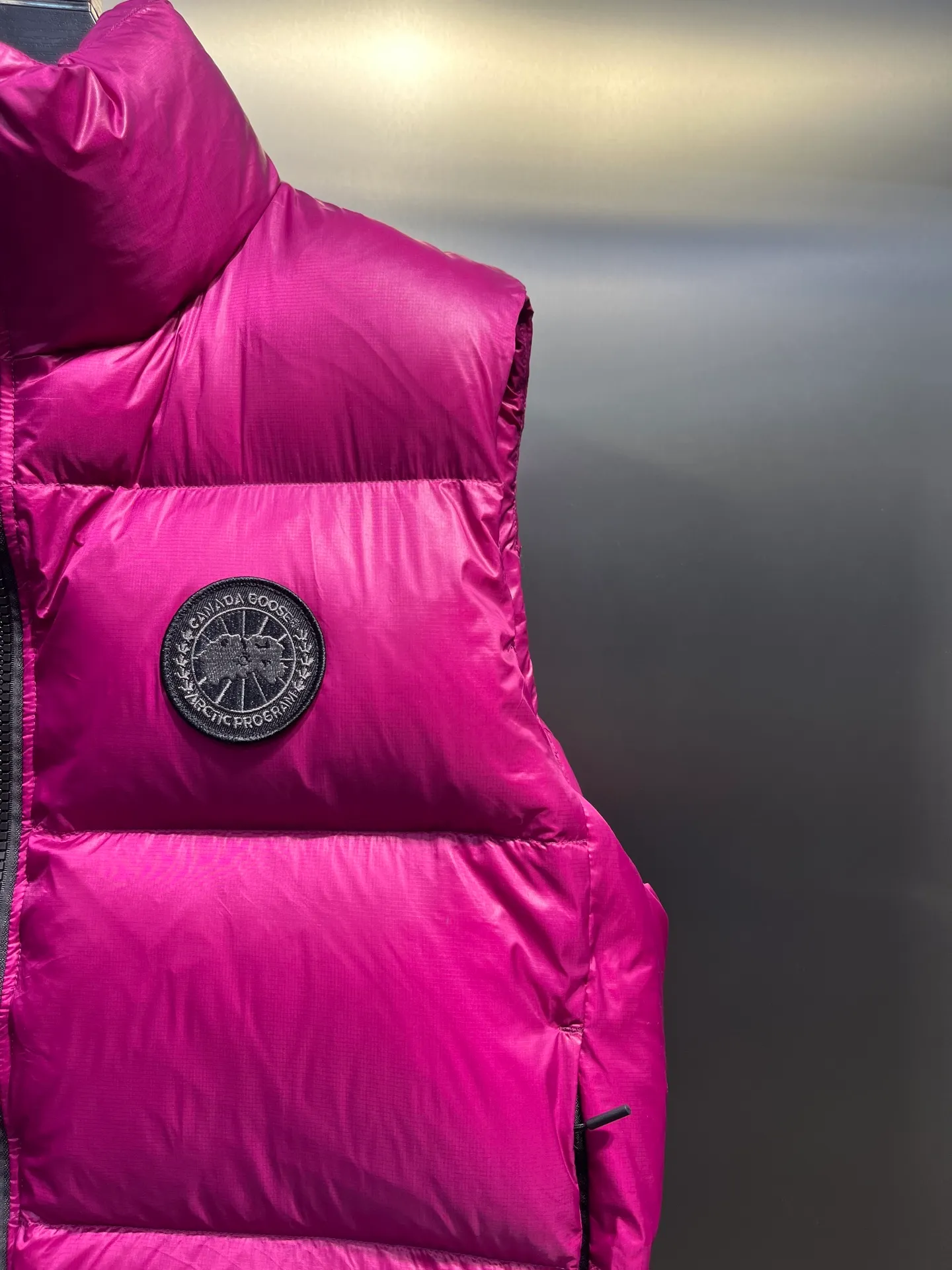 P540 🇨🇦Canada Goose""🇨🇦🌟 Canada Goose Puff Down Vest has always been recognized as the warmest down jacket. Various Instagram celebrities, Internet celebrities, and celebrities often wear it for street photos. I make Canada Goose every year, but I still can't get rid of my love for it. No matter how cold the days are, there is no need to be afraid, because there is! Filled with 90% white duck down, it is the legendary warmest down jacket and is known as a must-have for Arctic outdoor sports! The most popular down jacket in the world, celebrities are rushing to buy it, it is a must-have!  size:xxs-xxl
